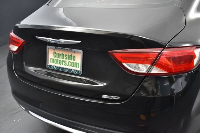 Used 2015 Chrysler 200 Limited FWD image 18
