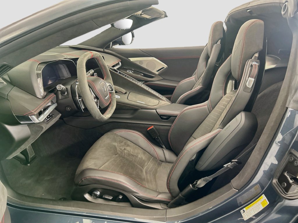Used 2021 Chevrolet Corvette Stingray Premium Cpe w/ Z51 Performance Package RWD image 16