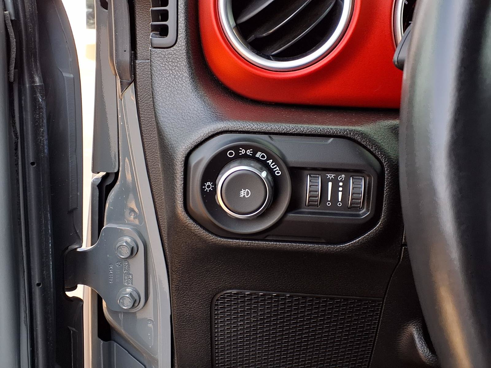 Used 2018 Jeep Wrangler Unlimited Rubicon AWD/4WD image 16
