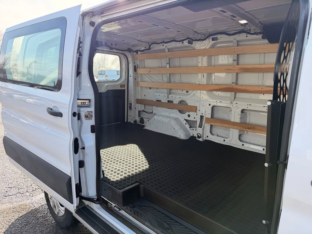 Used 2024 Ford Transit 250 Low Roof w/ Exterior Upgrade Package image 28