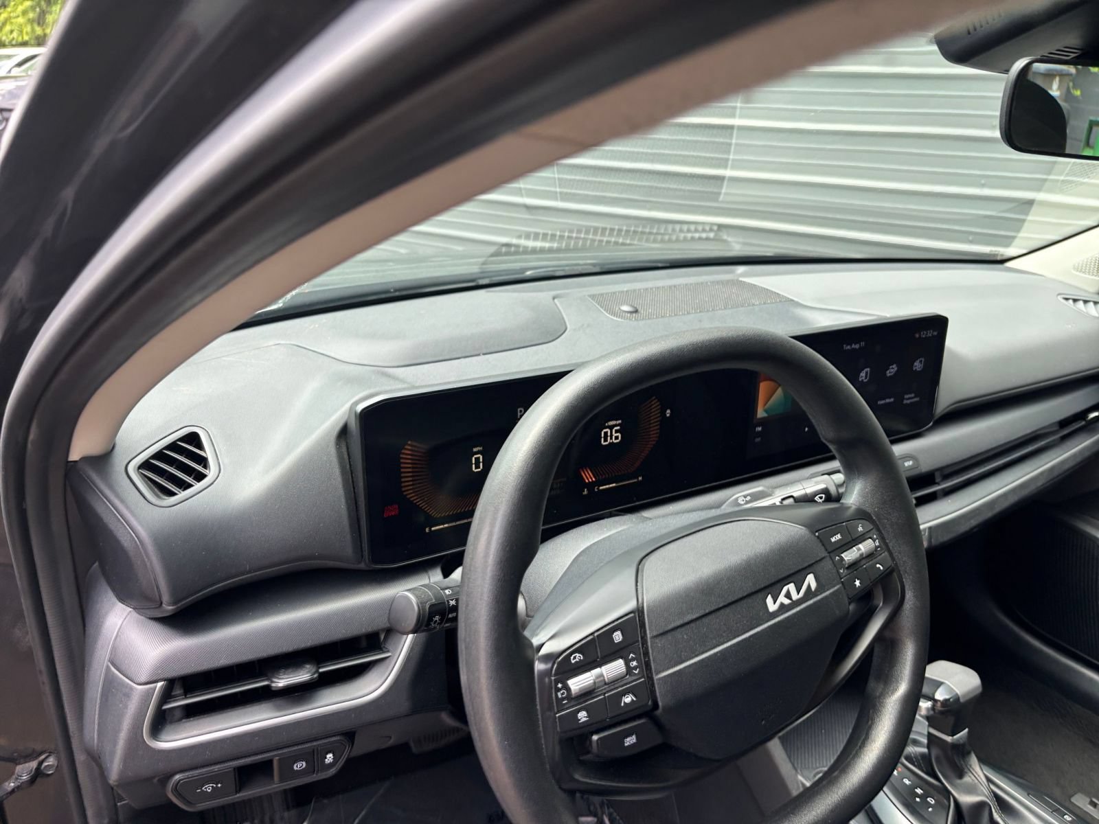 Used 2025 Kia K4 FWD image 30
