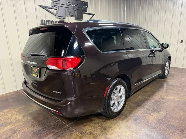 Used 2017 Chrysler Pacifica Limited FWD image 8