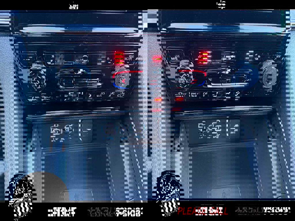 New 2025 Jeep Grand Cherokee Altitude image 16