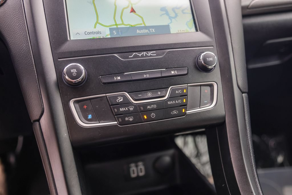 Used 2020 Ford Fusion SE w/ Equipment Group 151A FWD image 22