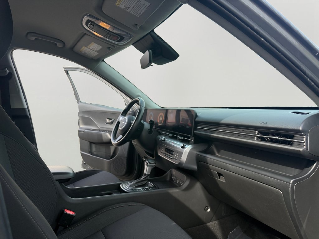 Used 2025 Hyundai Kona SEL FWD image 11