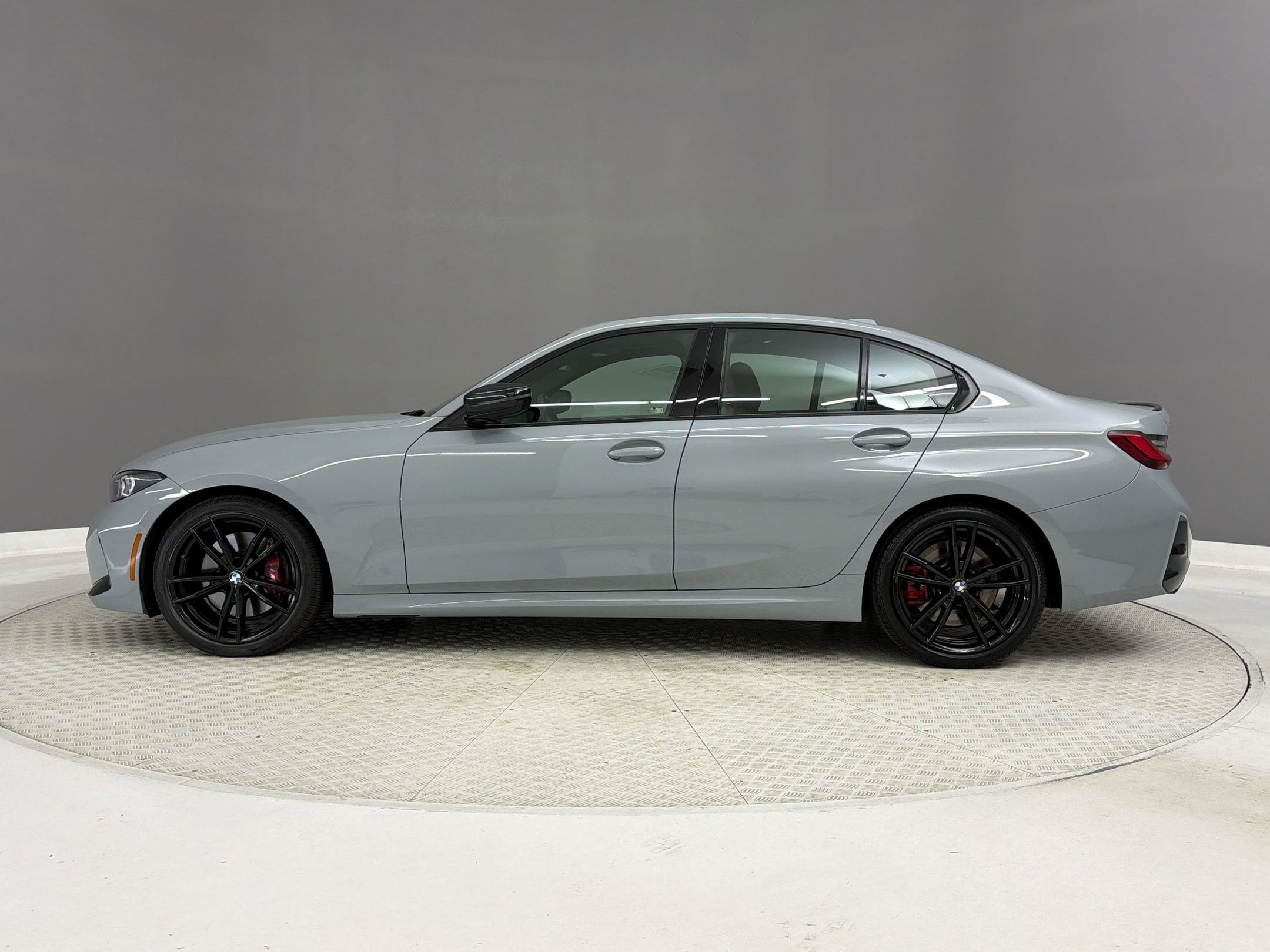 Used 2023 BMW 330i Sedan w/ M Sport Package RWD image 2