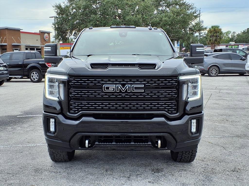 Used 2022 GMC Sierra 3500 Denali image 2