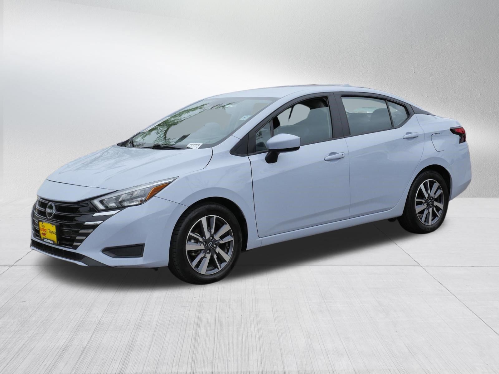 Used 2025 Nissan Versa SV FWD image 3