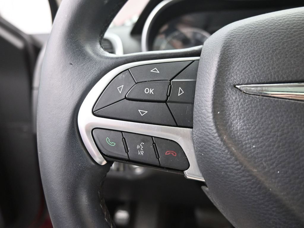 Used 2016 Chrysler 300 Limited image 30