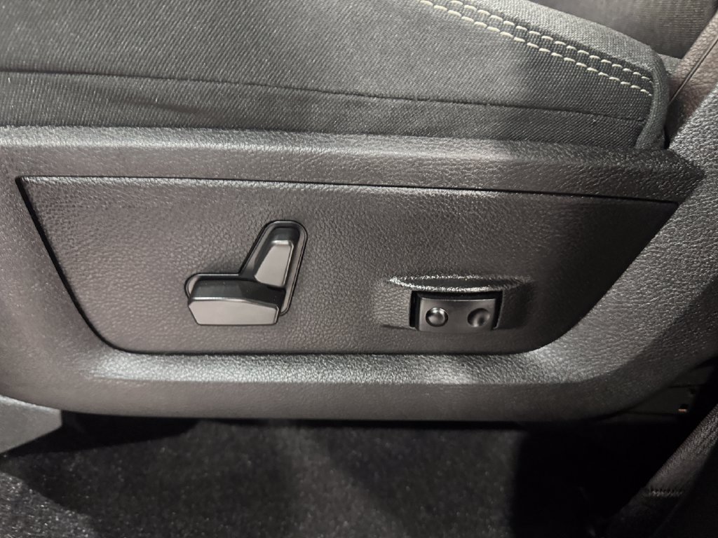 Used 2022 RAM 1500 Warlock AWD/4WD image 18