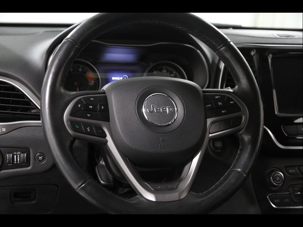 Used 2019 Jeep Cherokee Limited AWD/4WD image 7
