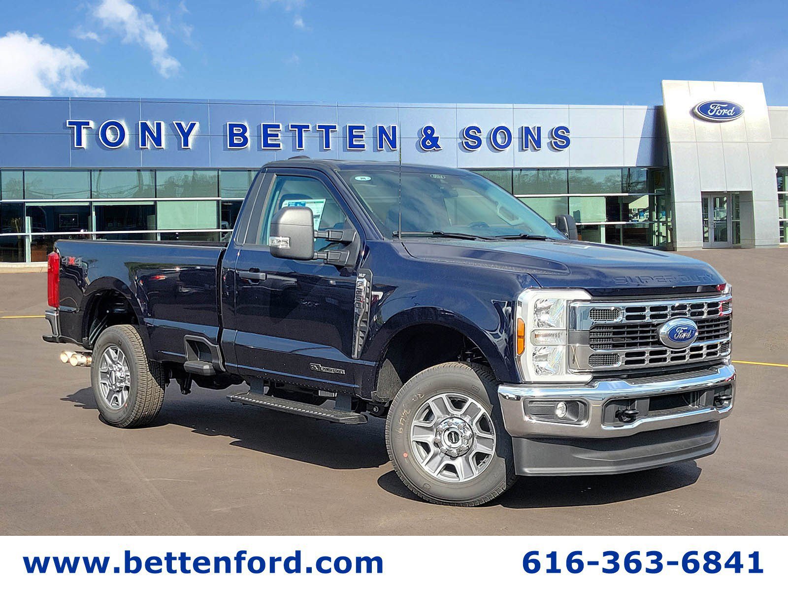 New 2025 Ford F250 XLT w/ F-250 >10K GVWR Package