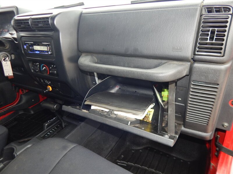 Used 2004 Jeep Wrangler X AWD/4WD image 25