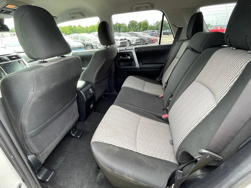 Used 2022 Toyota 4Runner SR5 AWD/4WD image 19