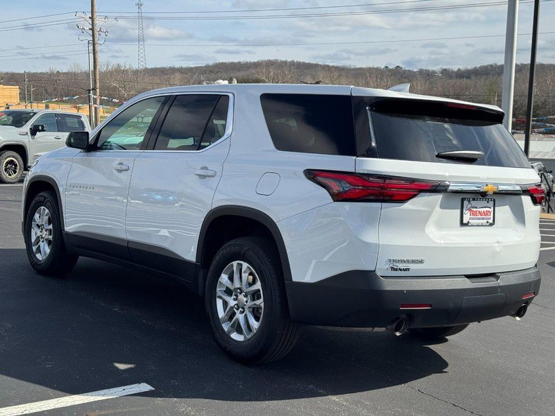 Used 2023 Chevrolet Traverse LS image 6