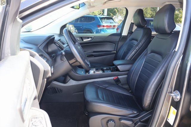 Used 2019 Ford Edge SE image 12