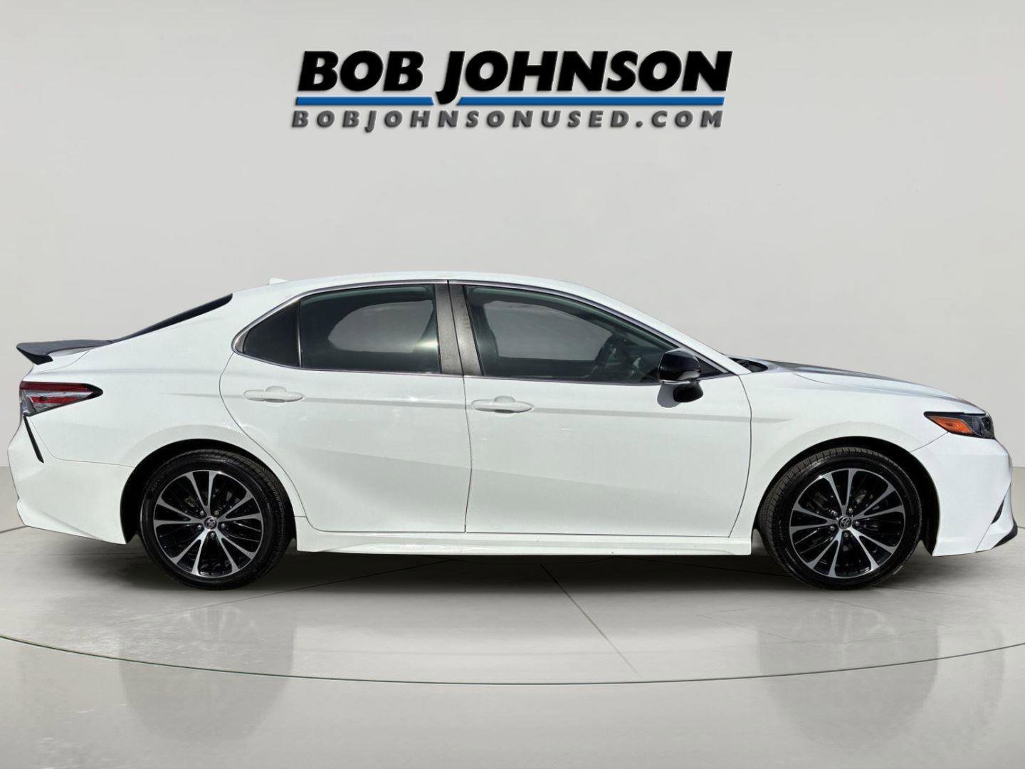 Used 2020 Toyota Camry SE w/ Audio Package FWD image 2