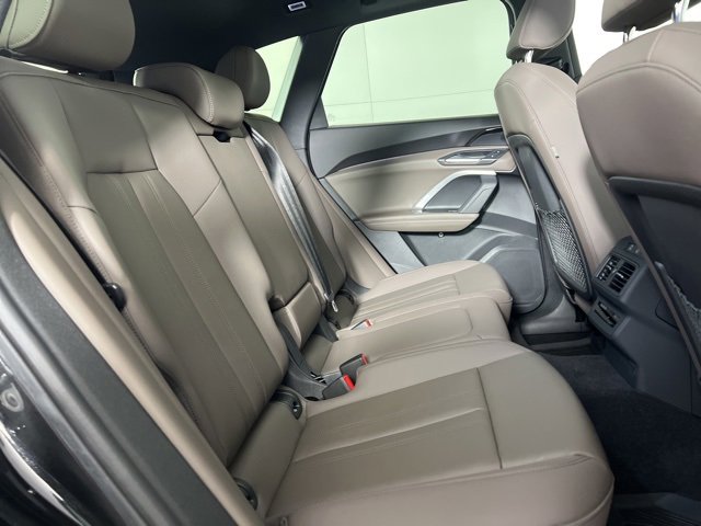 Used 2025 Audi Q5 Premium w/ Convenience Package image 16