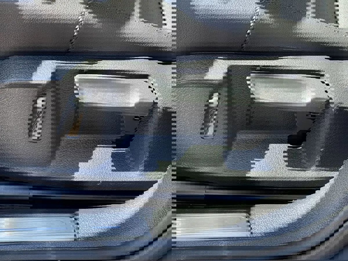 Used 2019 Volkswagen e-Golf SEL Premium image 31