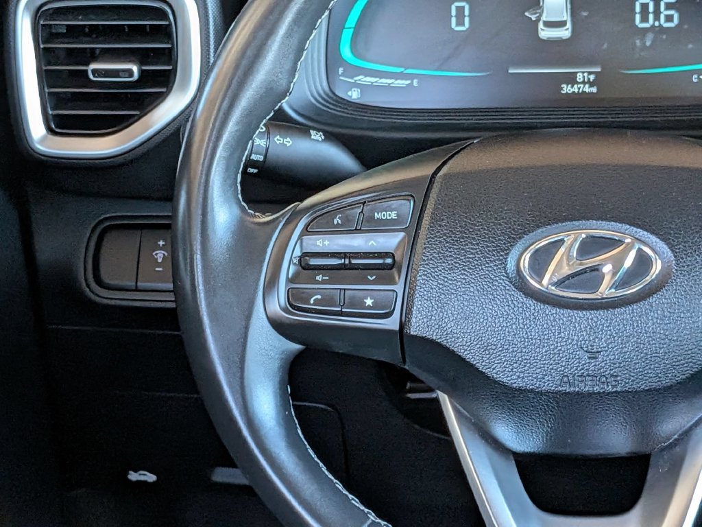 Used 2025 Hyundai Venue SEL FWD image 14