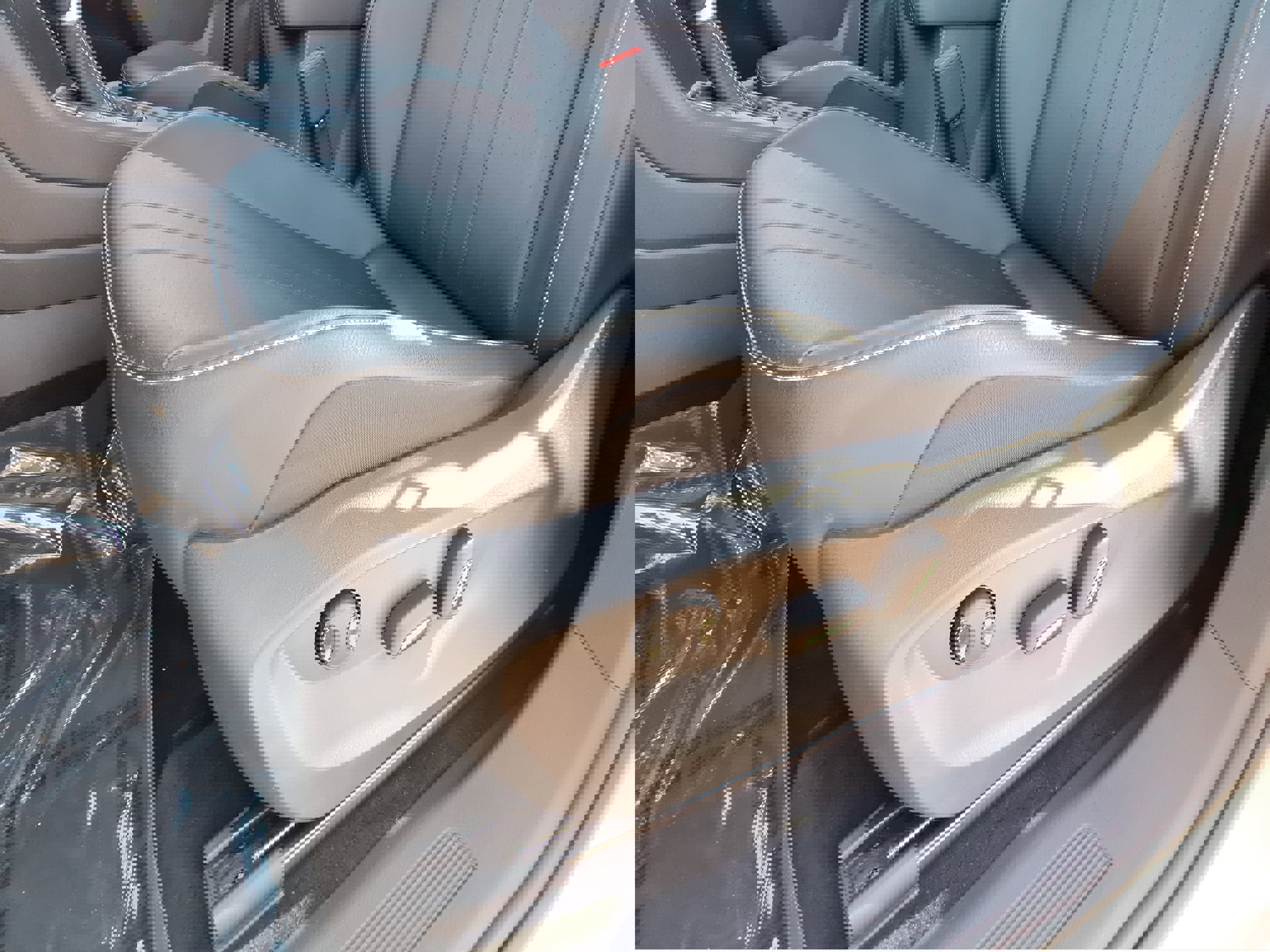 Certified 2023 Volkswagen Tiguan SE w/ Panoramic Sunroof Package image 27