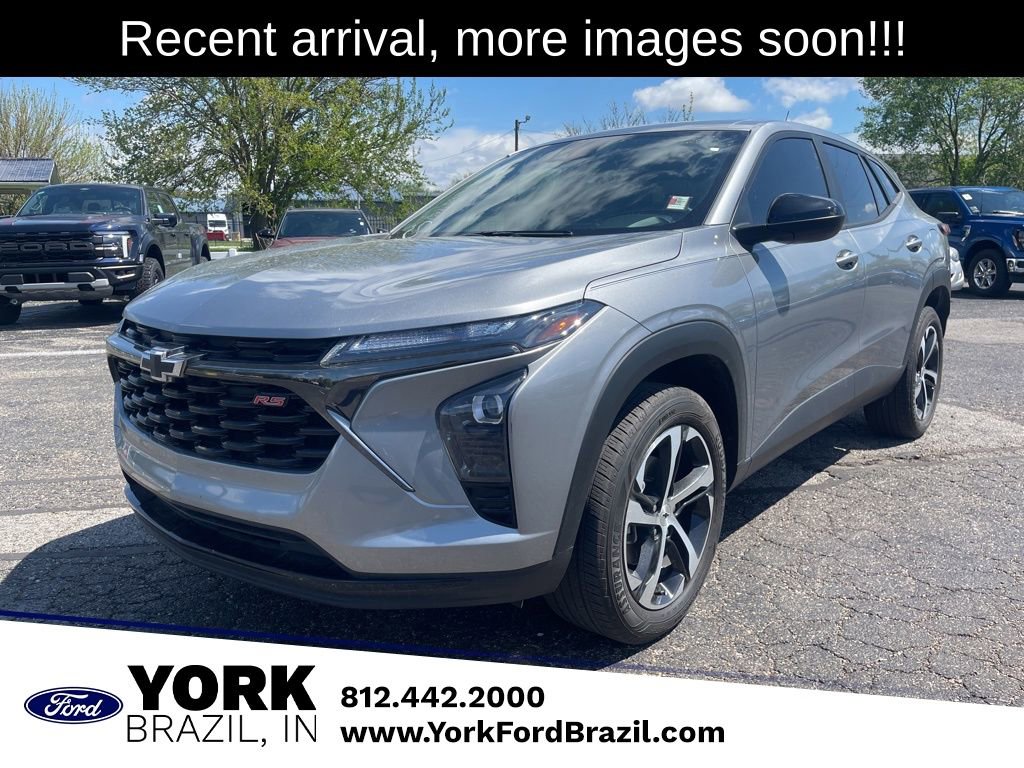 Used 2024 Chevrolet Trax RS FWD image 1