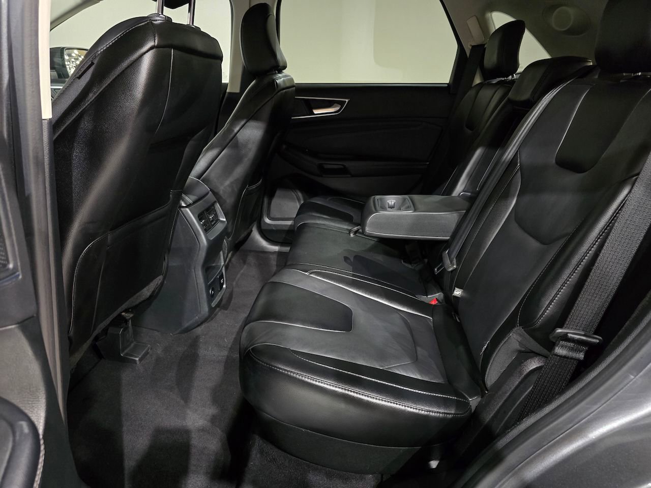 Used 2022 Ford Edge Titanium image 36