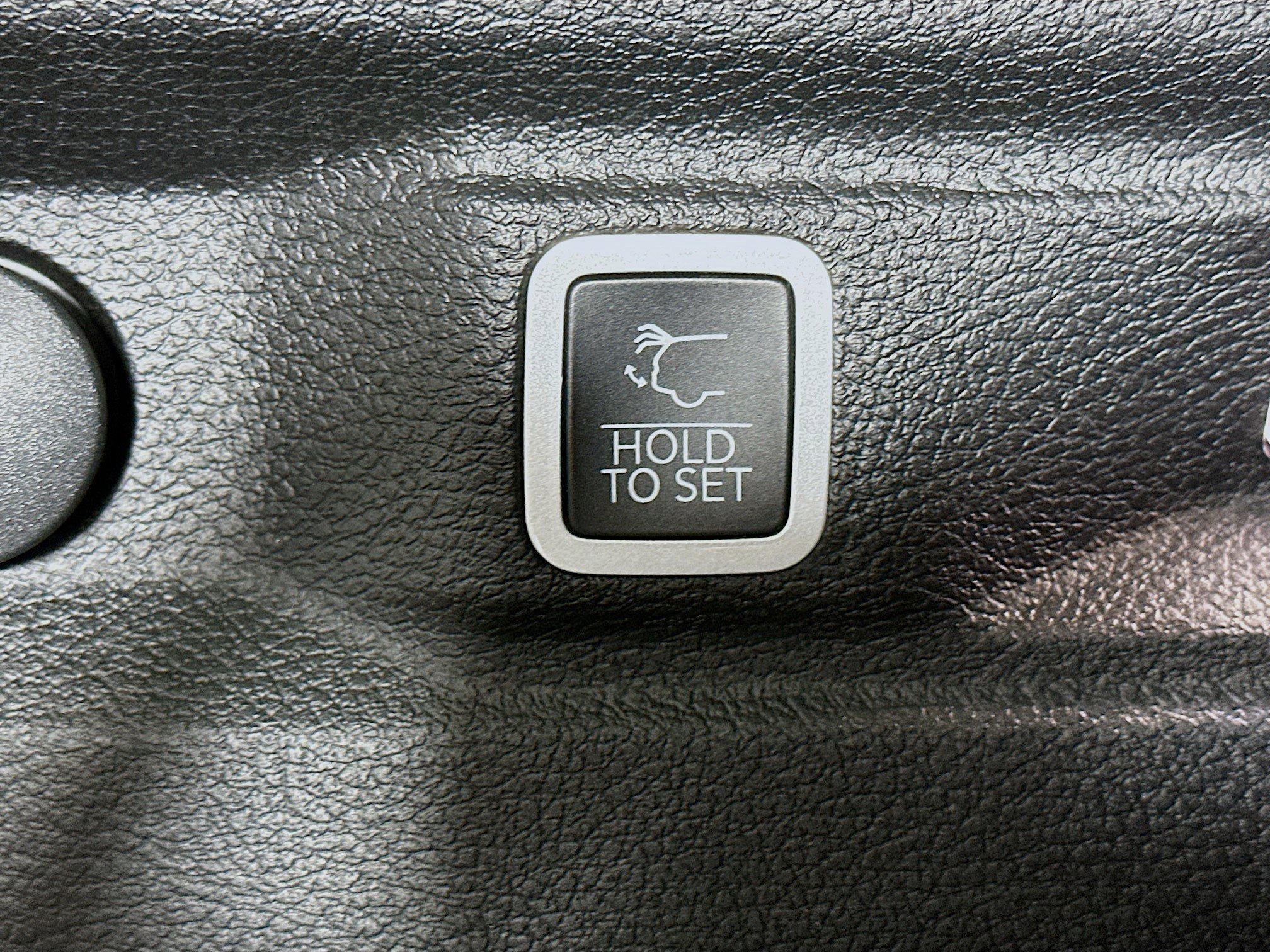 Used 2023 Jeep Grand Cherokee L Limited w/ Luxury Tech Group II image 31