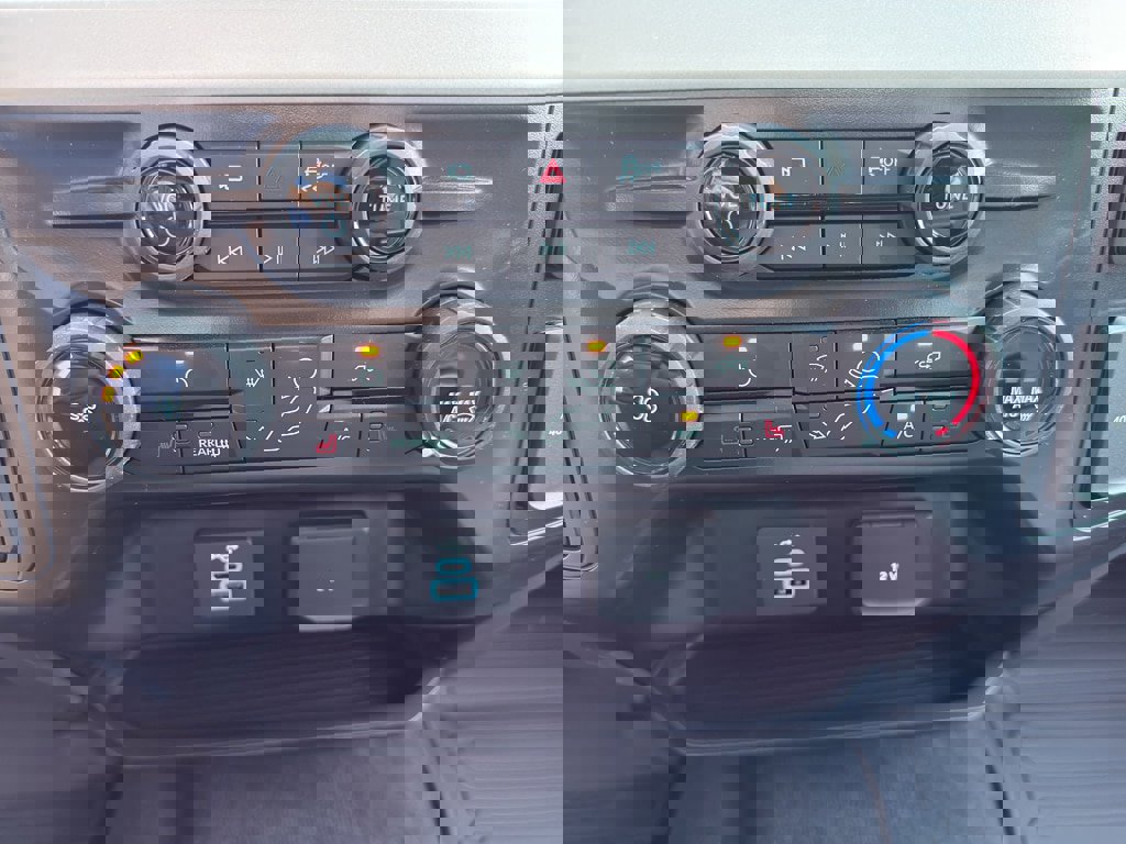 New 2026 Ford F350 XLT w/ XLT Premium Package image 25