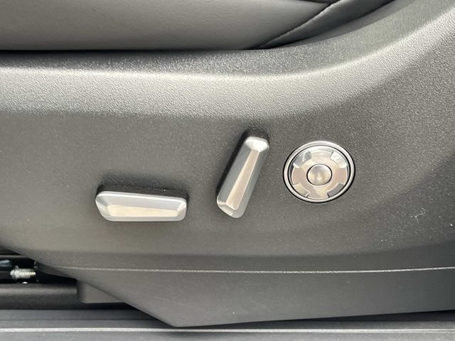 New 2026 Lincoln Navigator L Reserve AWD/4WD image 21