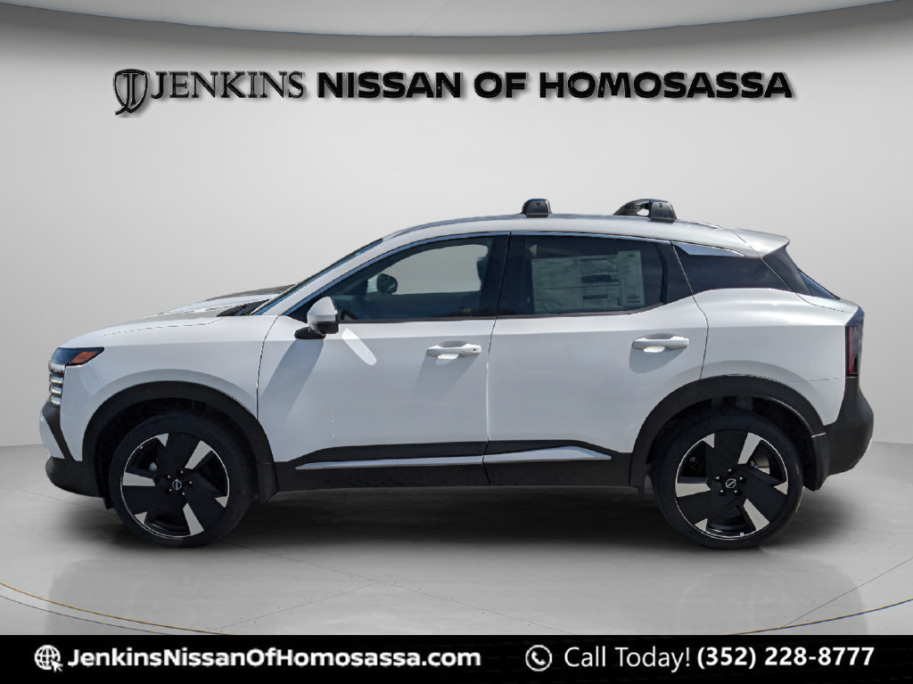 Certified 2025 Nissan Kicks SR FWD image 7