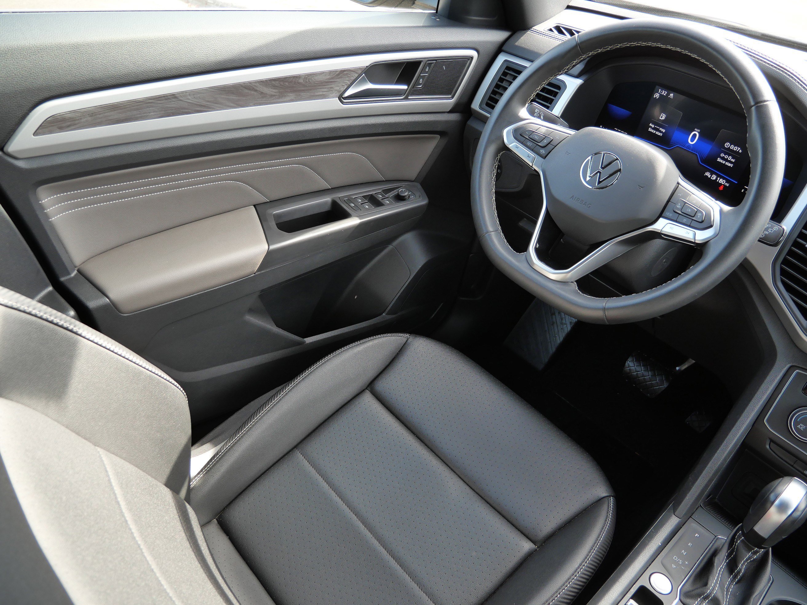 Certified 2023 Volkswagen Atlas Cross Sport SE image 9