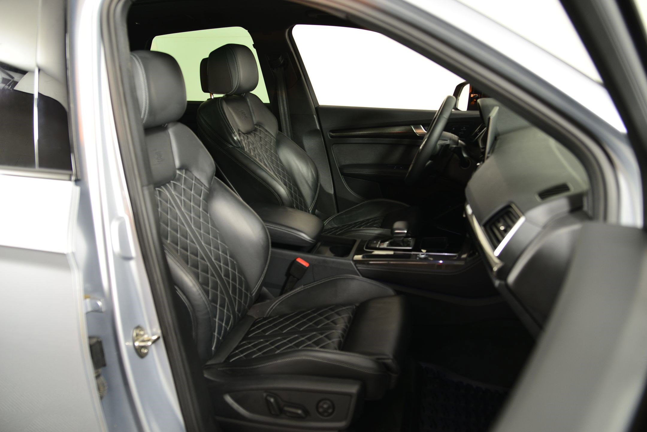 Used 2023 Audi SQ5 Premium Plus w/ Premium Plus Package image 21