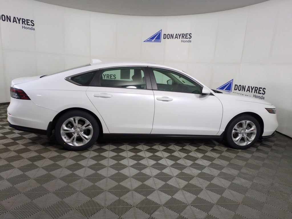 Certified 2023 Honda Accord LX image 10