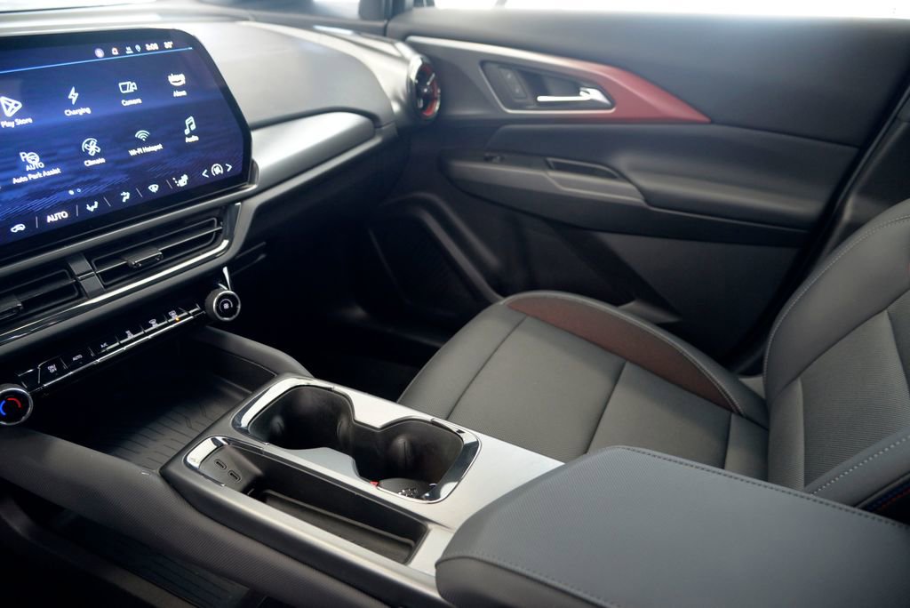 Used 2024 Chevrolet Equinox EV RS image 26