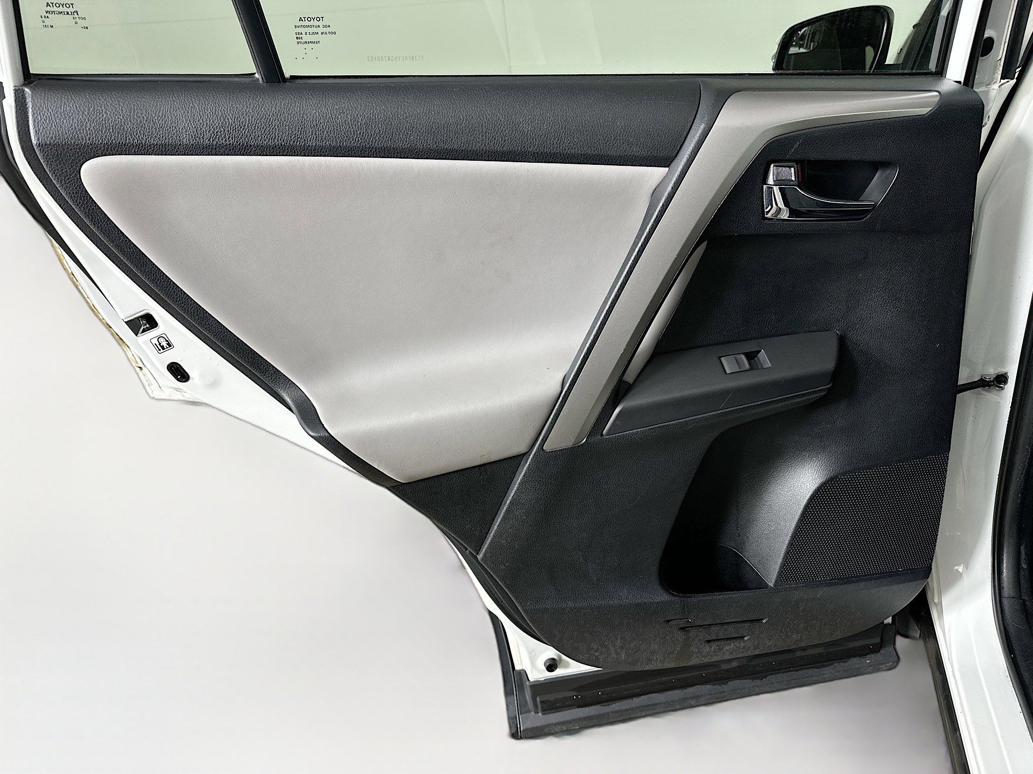 Used 2016 Toyota RAV4 XLE image 26