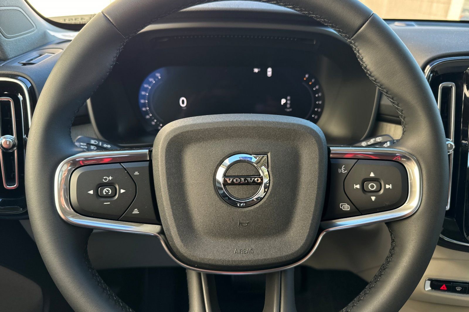 New 2026 Volvo XC40 B5 Plus w/ Protection Package Premier AWD/4WD image 21