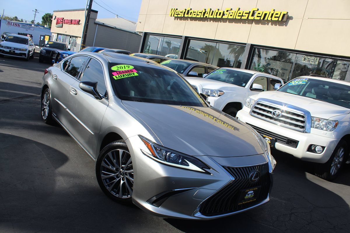 Used 2019 Lexus ES 300h w/ Premium Package FWD image 38