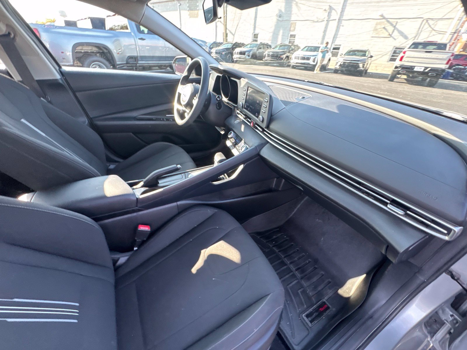 Used 2022 Hyundai Elantra SEL FWD image 32