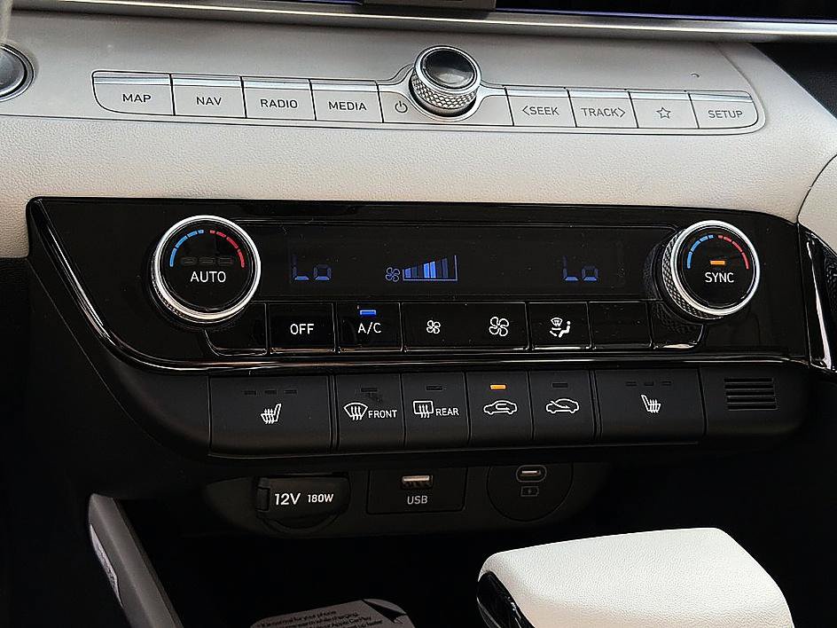 New 2026 Hyundai Elantra Limited FWD image 12