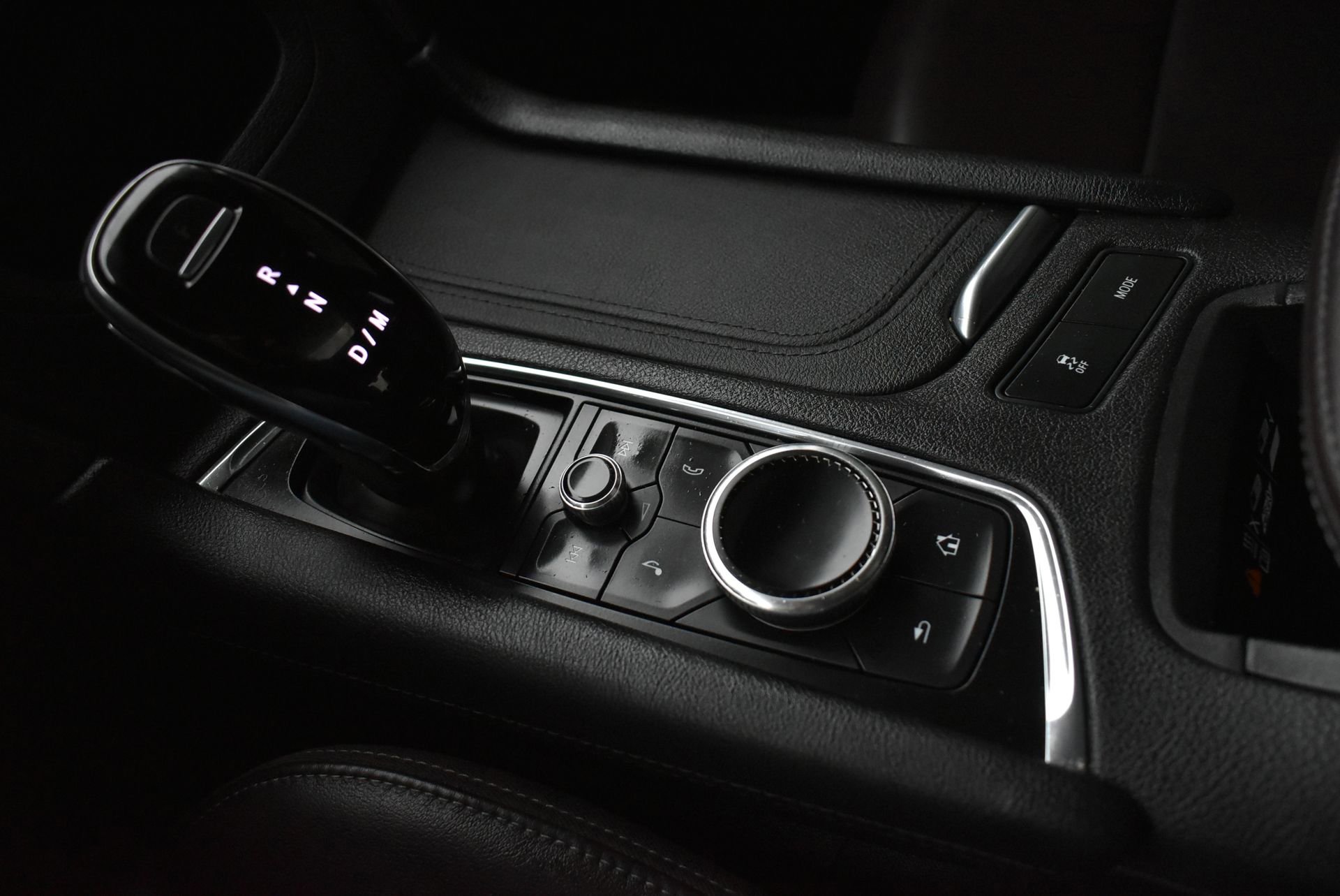 Used 2021 Cadillac XT6 Premium Luxury w/ LPO, Floor Liner Package AWD/4WD image 32