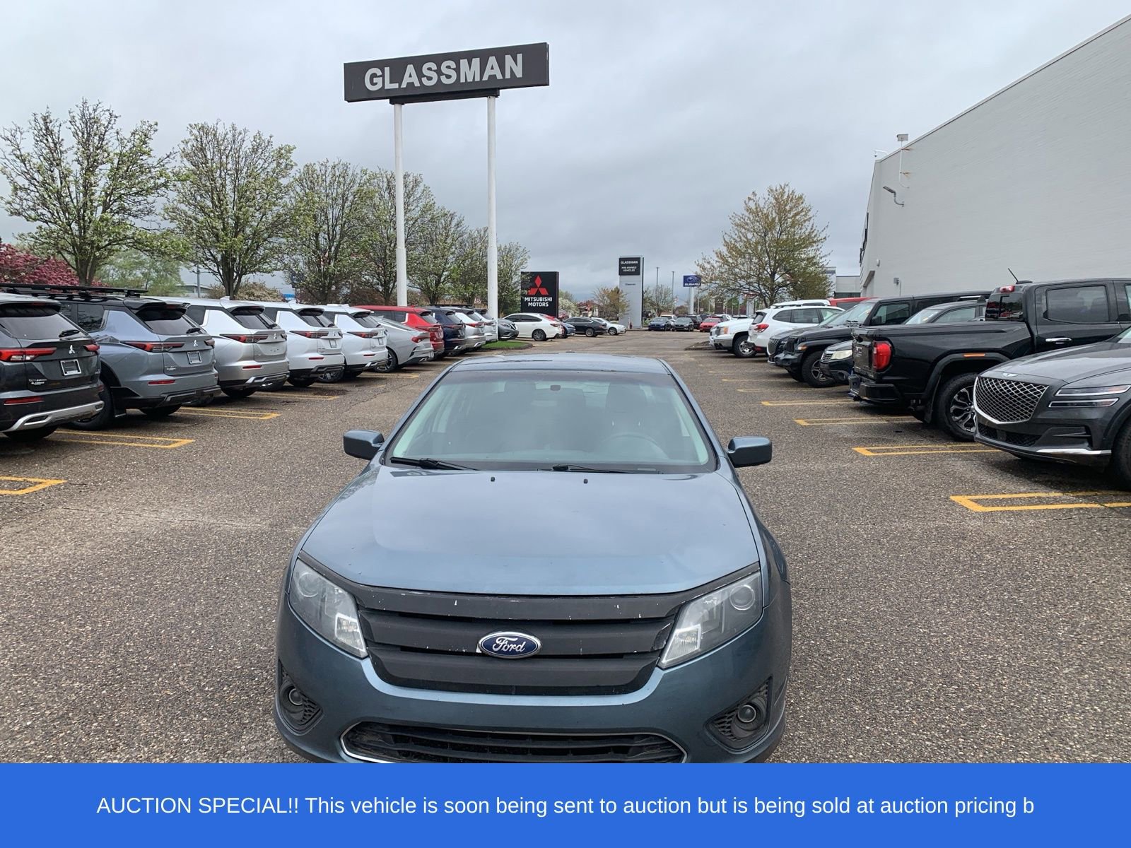 Used 2011 Ford Fusion SE FWD image 2