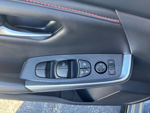 Certified 2025 Nissan Sentra SR w/ Midnight Edition FWD image 12