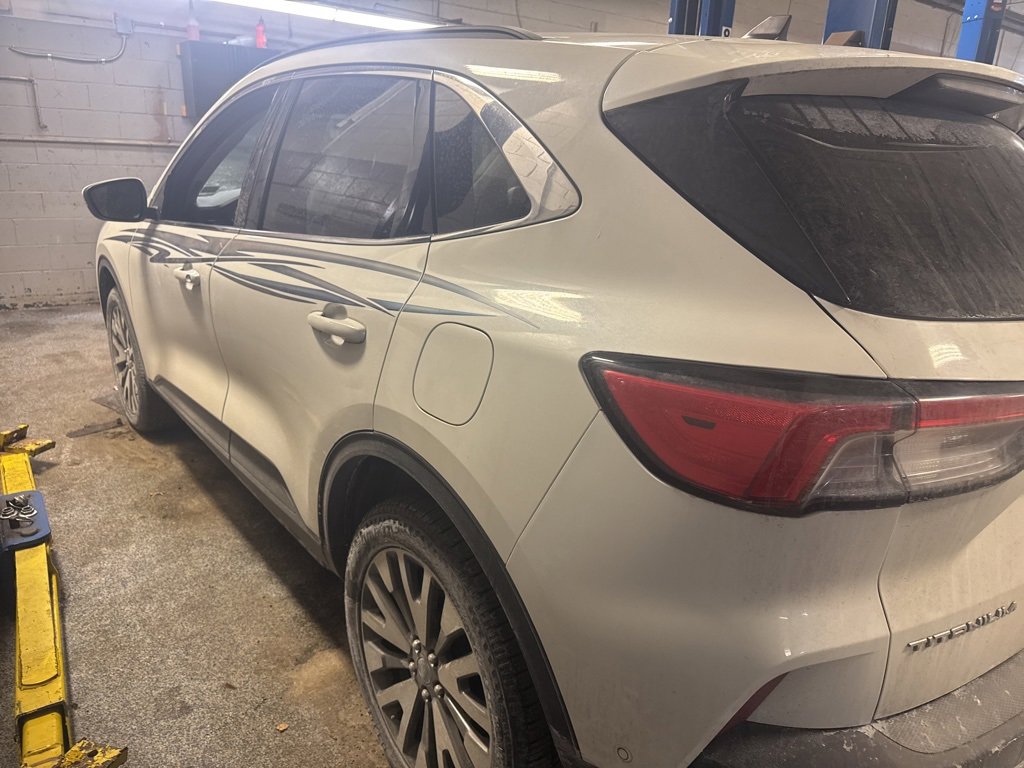 Used 2020 Ford Escape Titanium image 7