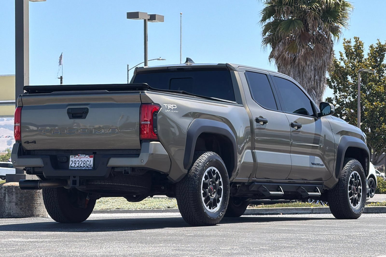 Used 2025 Toyota Tacoma TRD Off-Road w/ TRD Off Road Upgrade Package AWD/4WD image 5