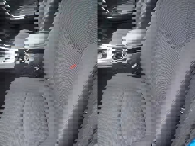 Used 2019 Toyota RAV4 LE image 9