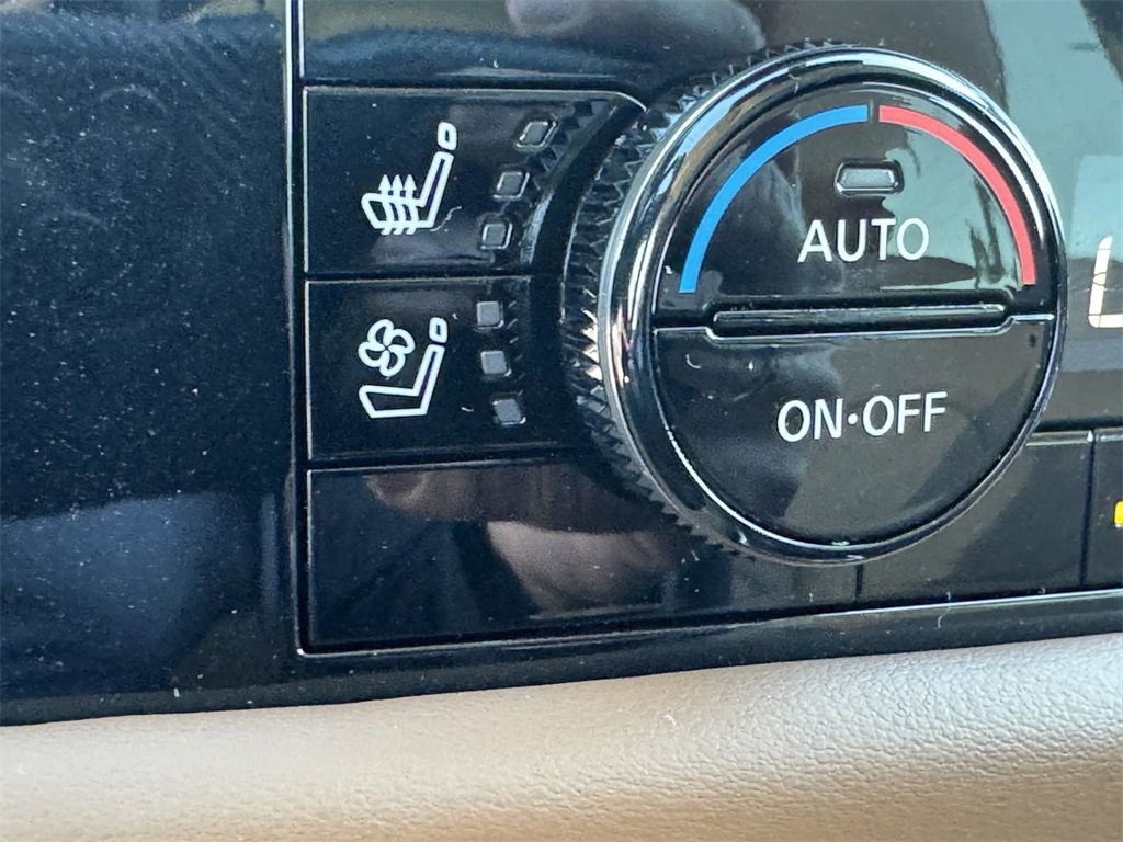 New 2025 Nissan Pathfinder Platinum w/ Cargo Package image 25