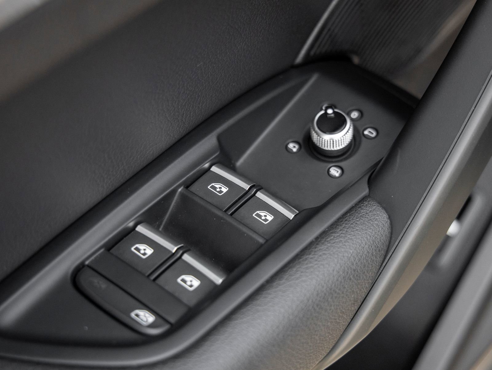 Used 2018 Audi Q5 2.0T Premium Plus w/ Premium Plus Package image 17