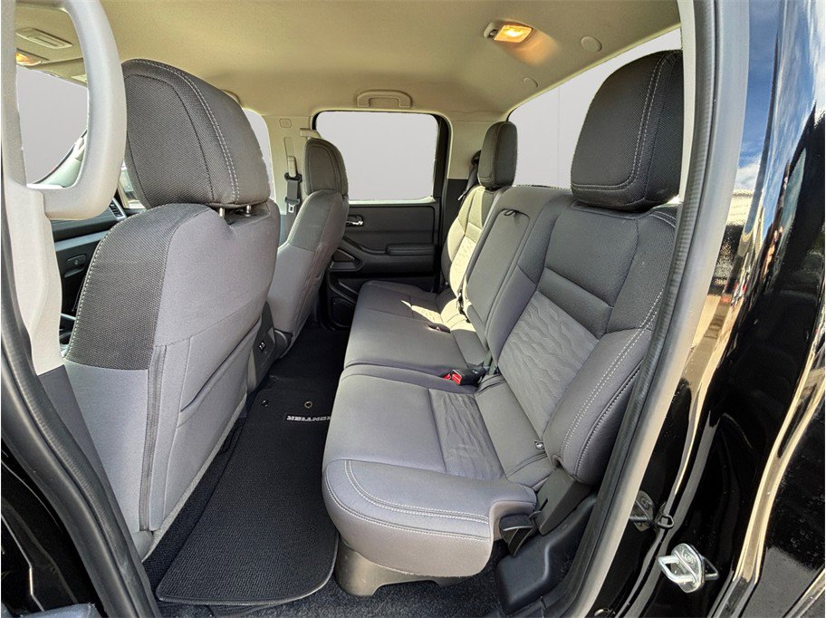 Used 2022 Nissan Frontier SV image 29