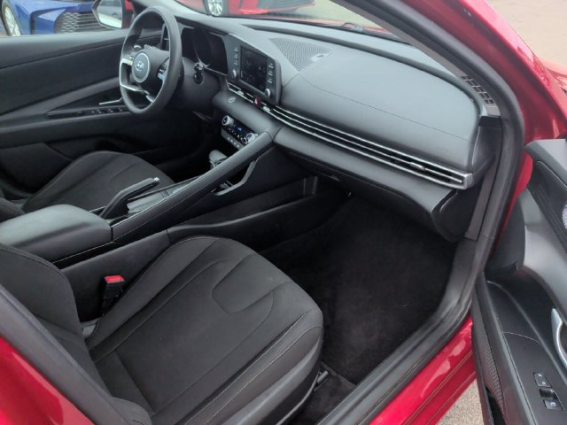 Used 2023 Hyundai Elantra SEL FWD image 28